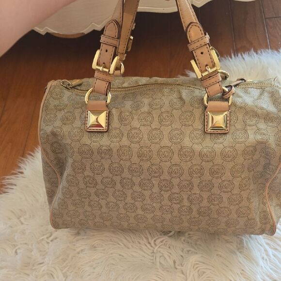 Michael Kors Medium Duffel Tan Satchel with Gold Accents - Picture 3 of 12